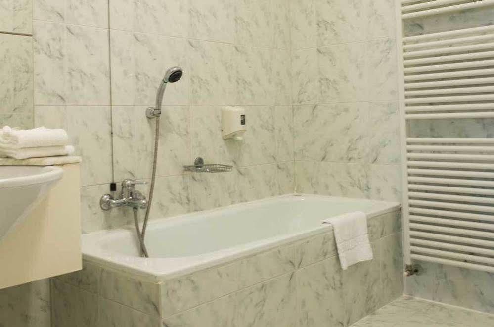 Locanda San Fiorenzo Fiorenzuola dʼArda Εξωτερικό φωτογραφία